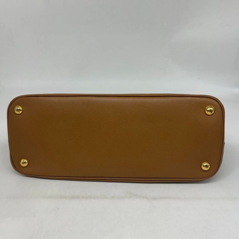 Prada Women Pre-Loved Bag Very Good Condition - Picture 8 of 9